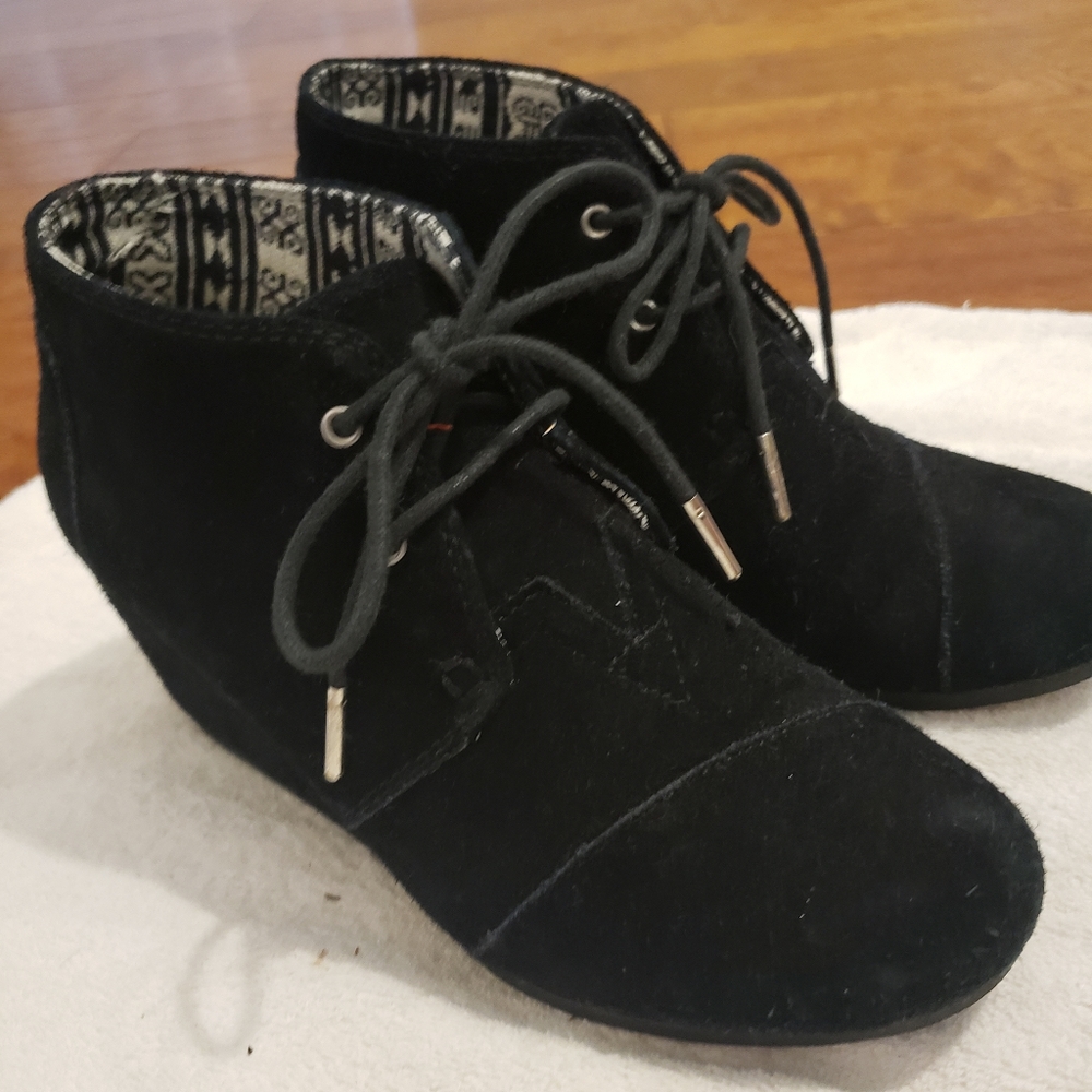 Shoes - Picture 5 of 5